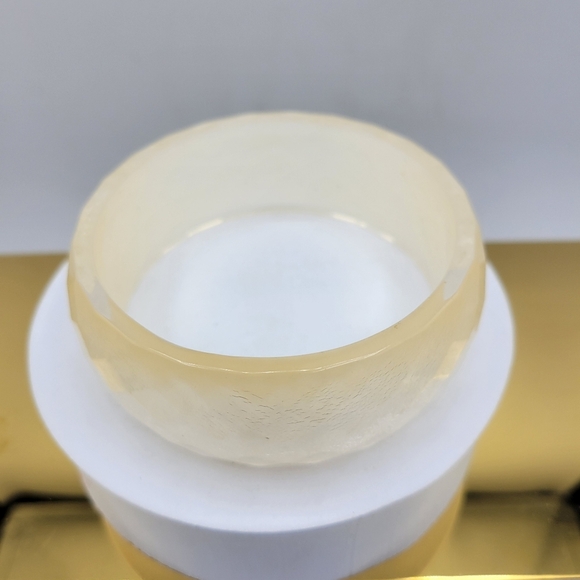 Vintage Cream Bangle Bracelet / Lucite / Beveled - Picture 3 of 4